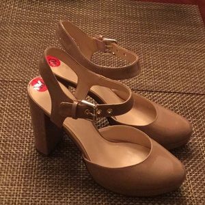 Women NINE WEST Platform Mary Jane.